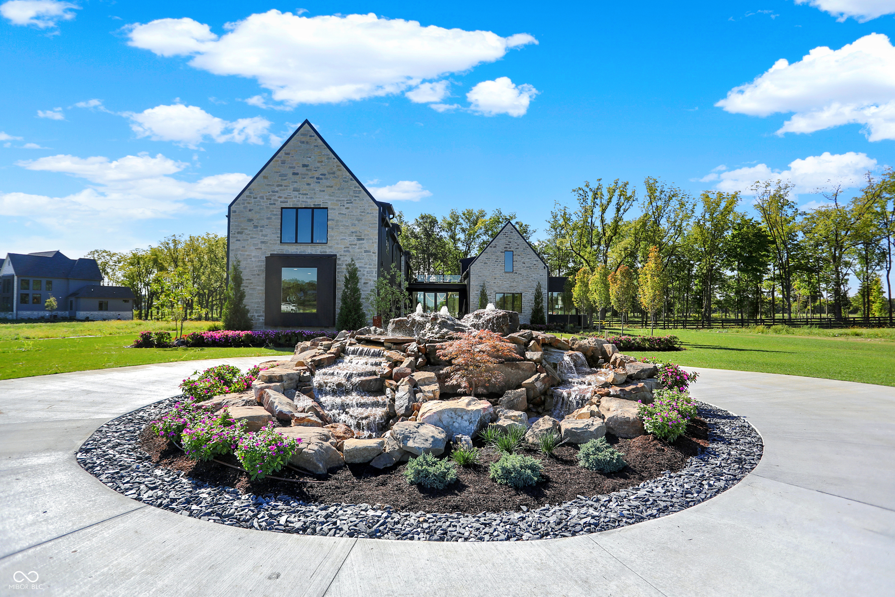 9475 Windy Hills Drive  Zionsville IN 46077 photo