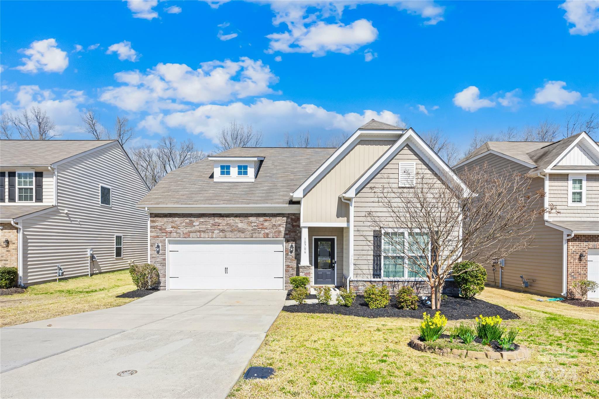 Property Photo: 10706 Sapphire Trail NC 28036