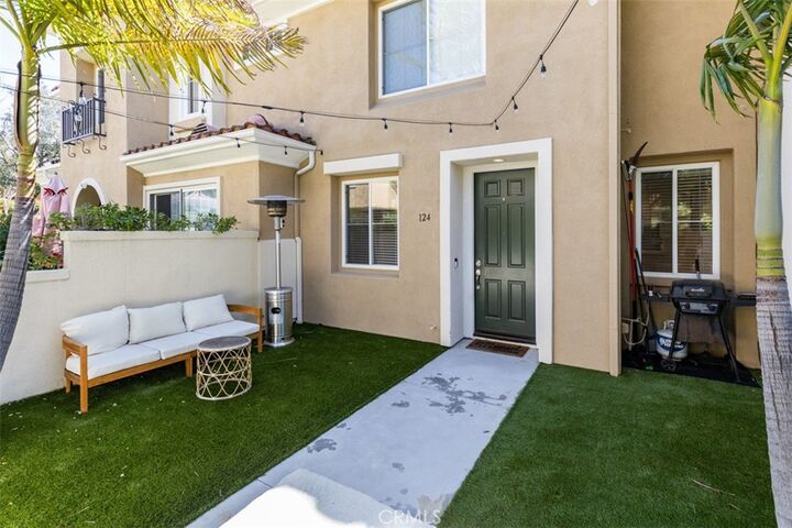 Property Photo:  124 Via Vicini  CA 92688 