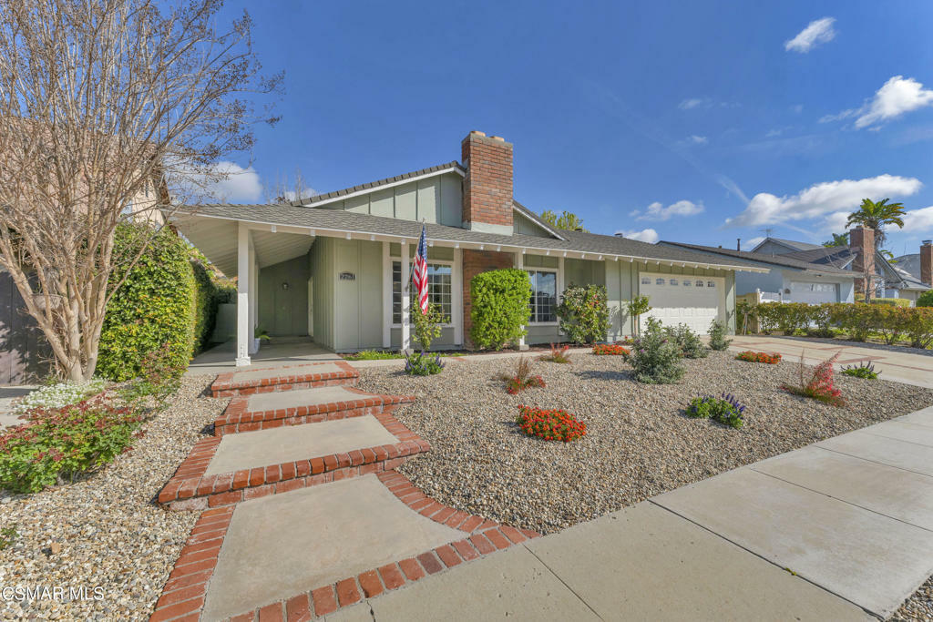 Property Photo:  2261 Knollhaven Street  CA 93065 