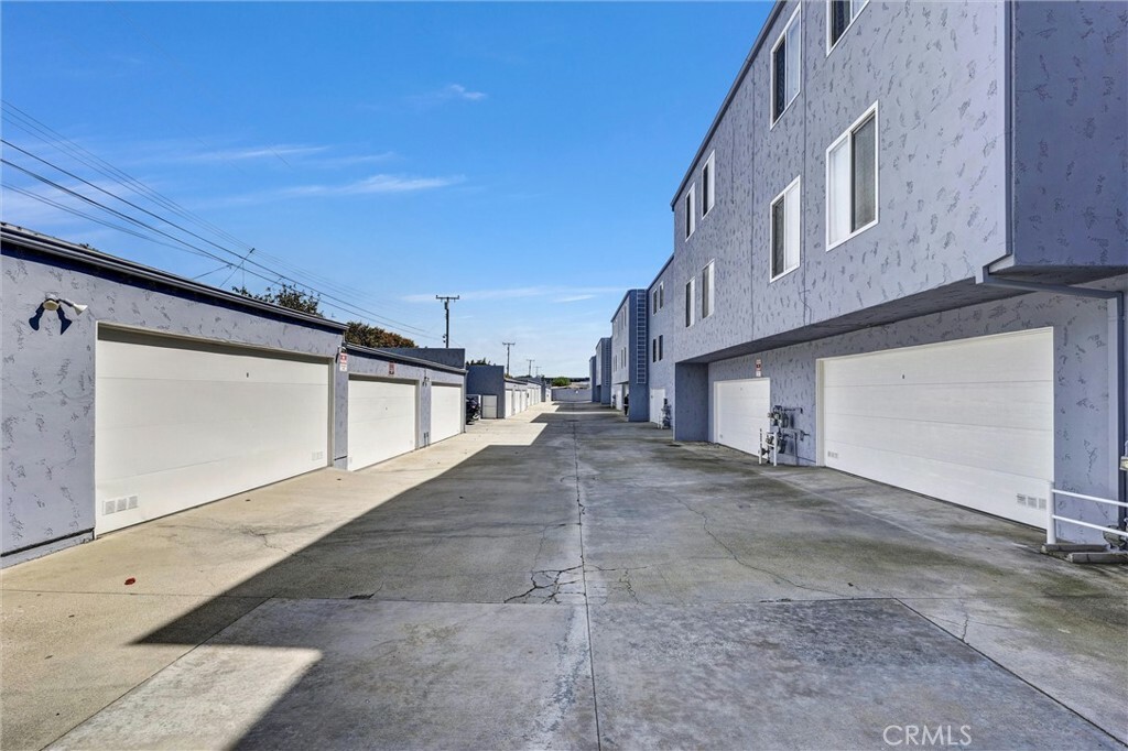 Property Photo:  1229 W 223rd Street 211  CA 90502 