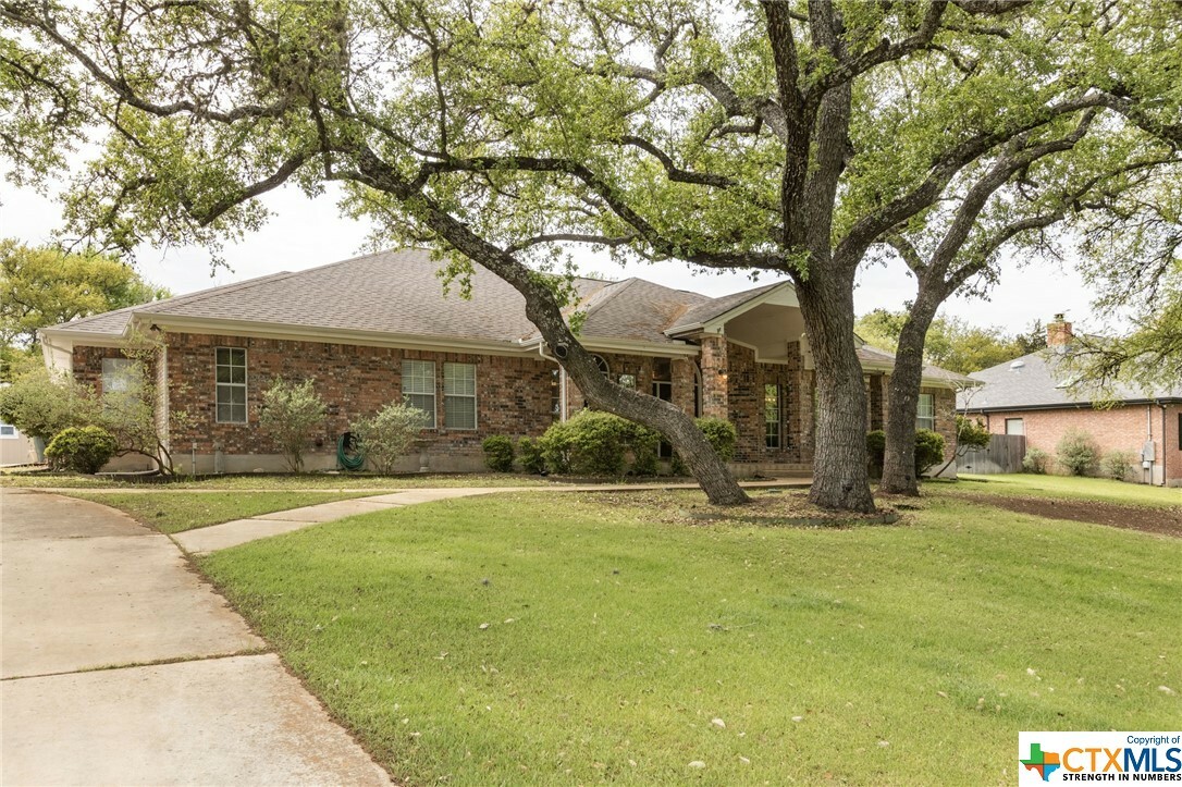 Property Photo:  725 Willow Ridge Drive  TX 78666 