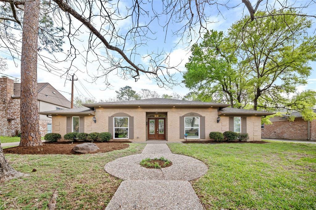 Property Photo:  111 Blue Willow Drive  TX 77042 