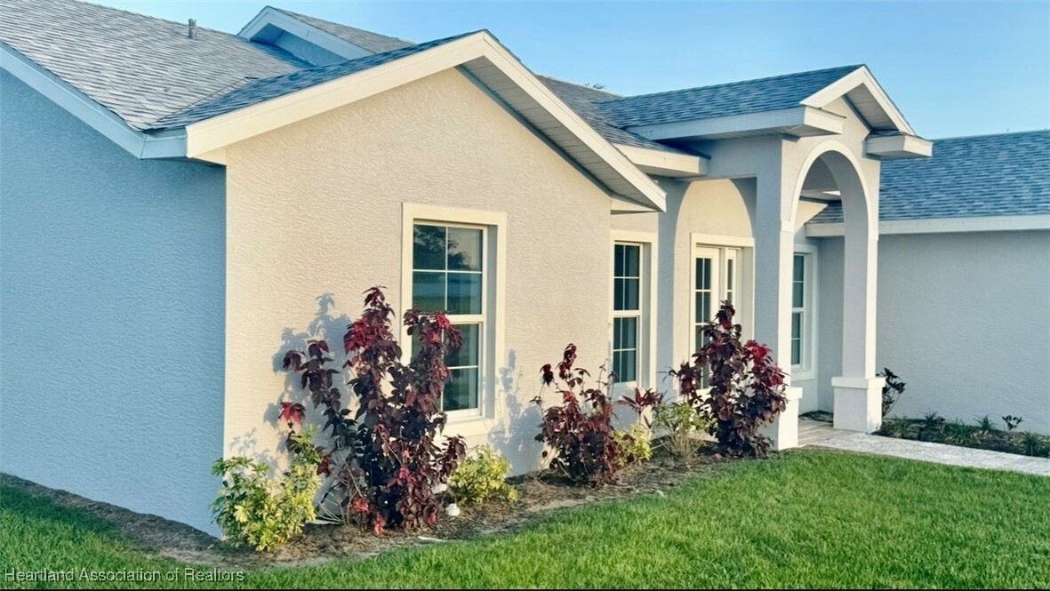 Property Photo:  1015 Duane Palmer Boulevard  FL 33876 