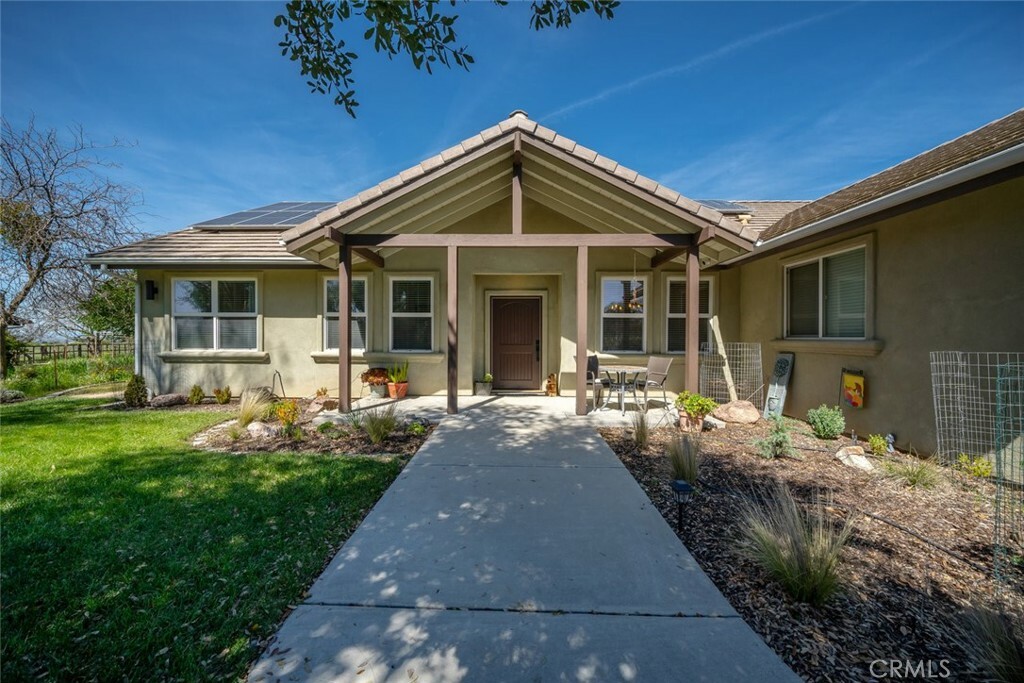 Property Photo:  5597 Forked Horn Place  CA 93446 