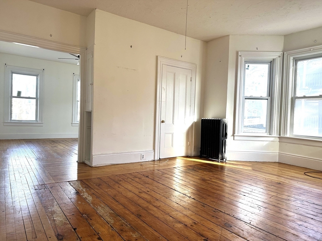 Property Photo:  33 Russell Street  MA 01609 