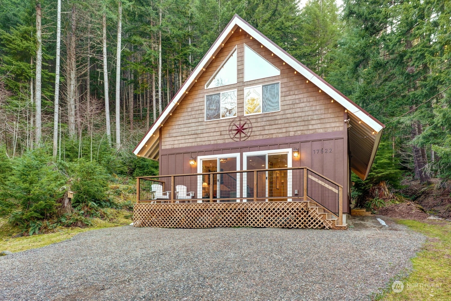 Property Photo:  17522 Mountain Side Drive E  WA 98022 