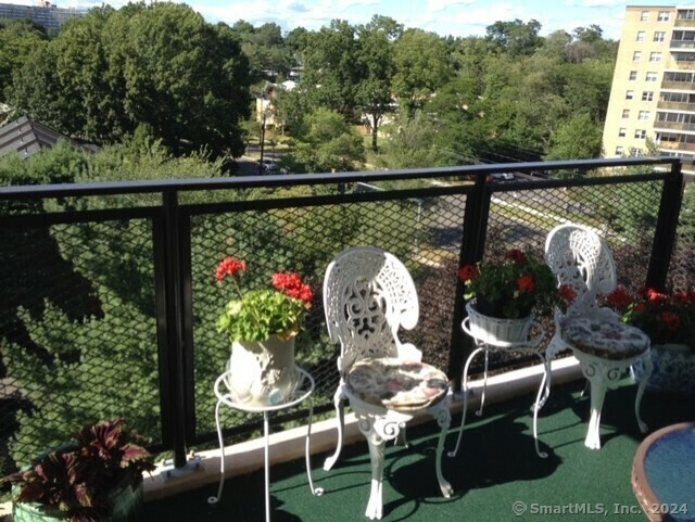 Property Photo: 2625 Park Avenue 8N CT 06604