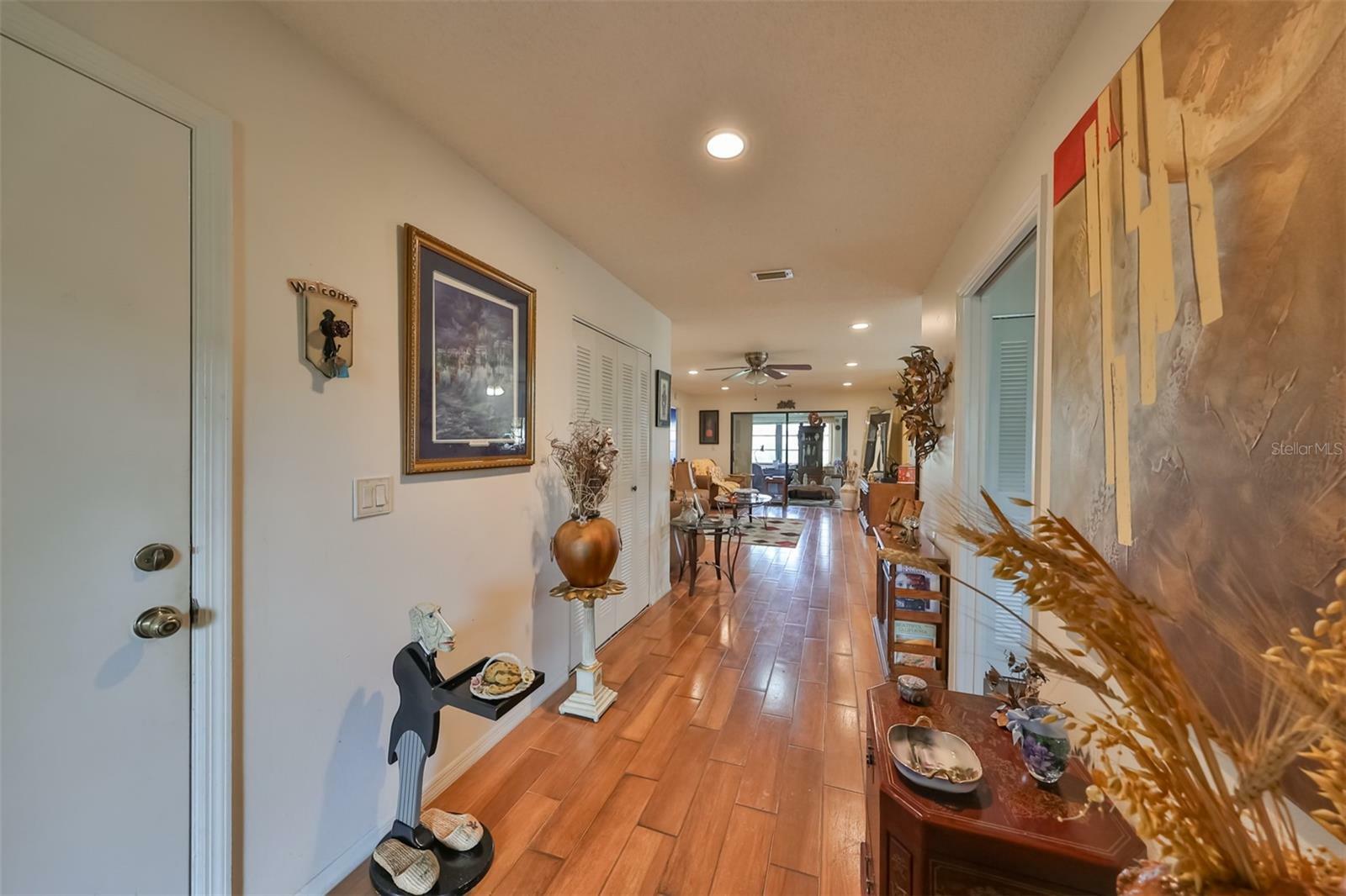 Property Photo:  1417 Langley Drive  FL 33573 