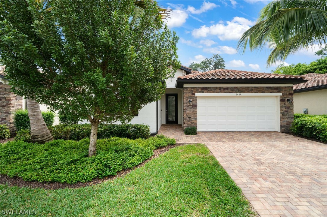 Property Photo:  9487 Foxglove Lane  FL 34120 