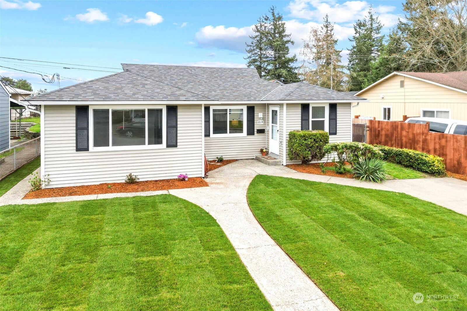 Property Photo: 819 S Hawthorne Street WA 98465