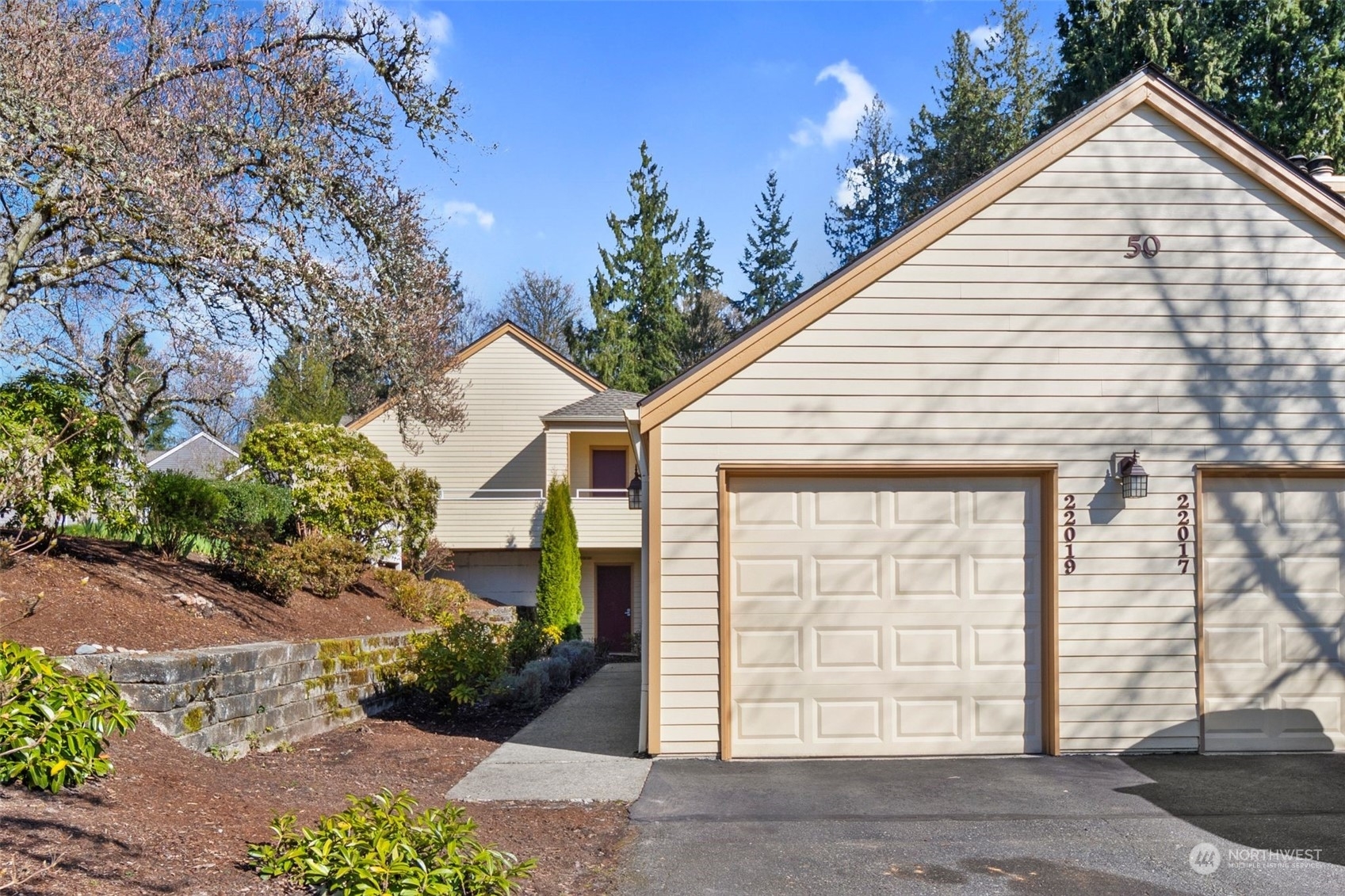 22019 SE 40th Court  Issaquah WA 98029 photo
