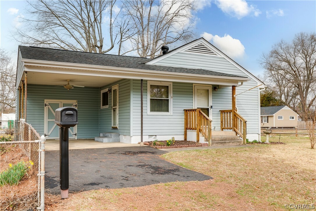 Property Photo:  115 E Gray Street  VA 23150 