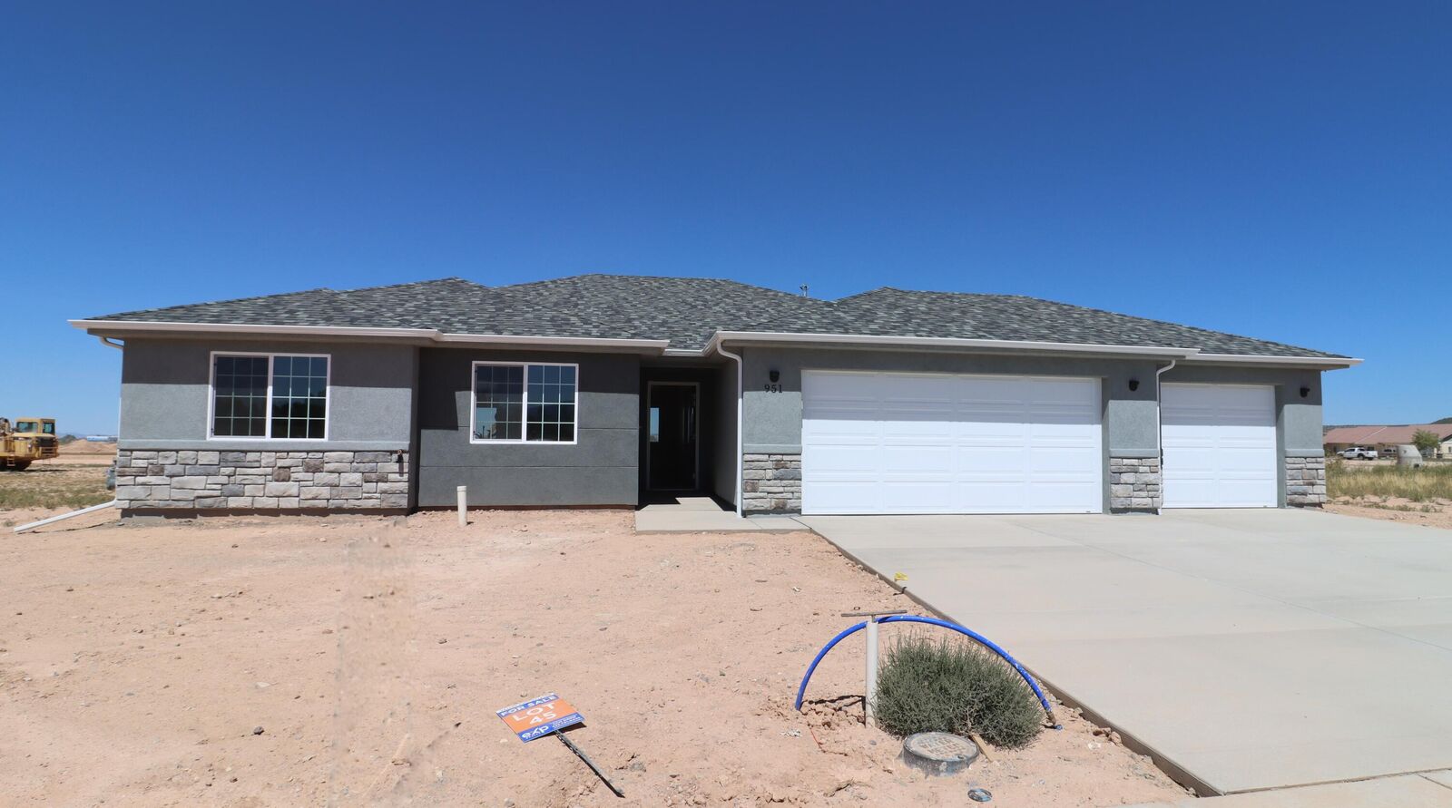 Property Photo: 951 E Winchester Dr Lot 45 UT 84721