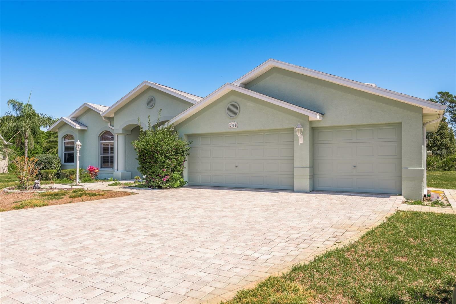 Property Photo:  7702 Hampton Hills Loop  FL 34654 