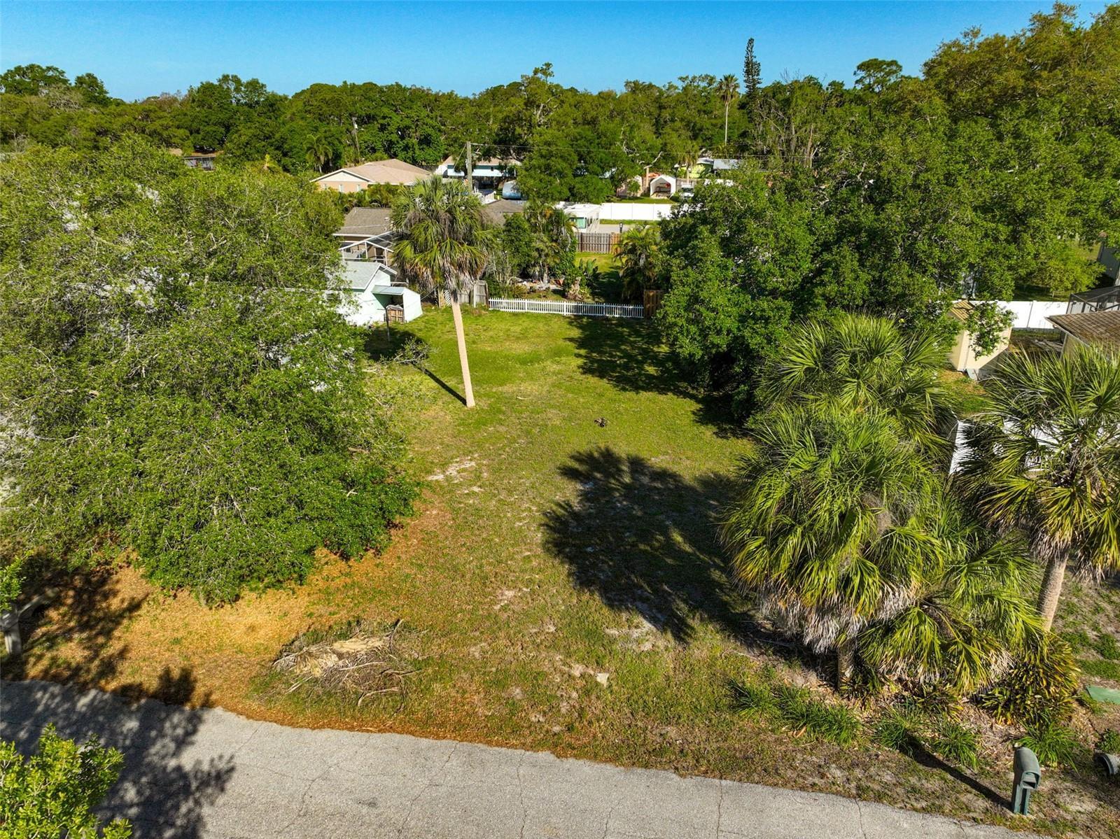 Property Photo: Foxglove Road FL 34293