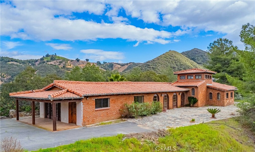 48703 De Luz Road  Temecula CA 92590 photo