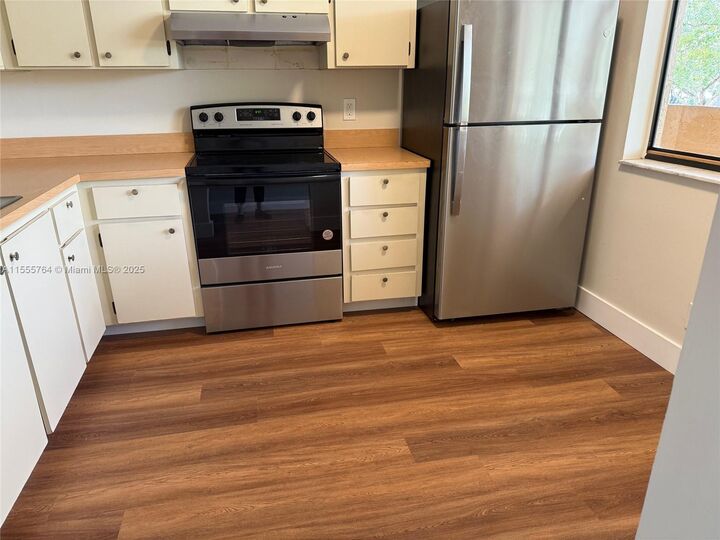 Property Photo: 8592 W Sunrise Blvd 214 FL 33322