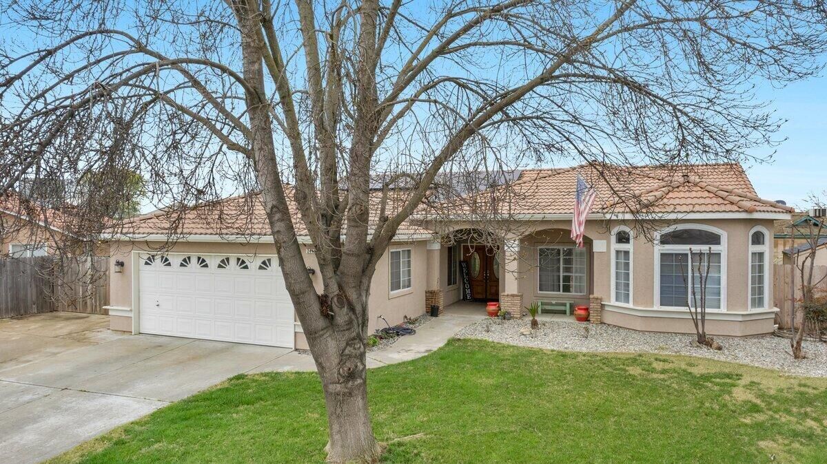 Property Photo:  2440 Oakwood Court  CA 93230 