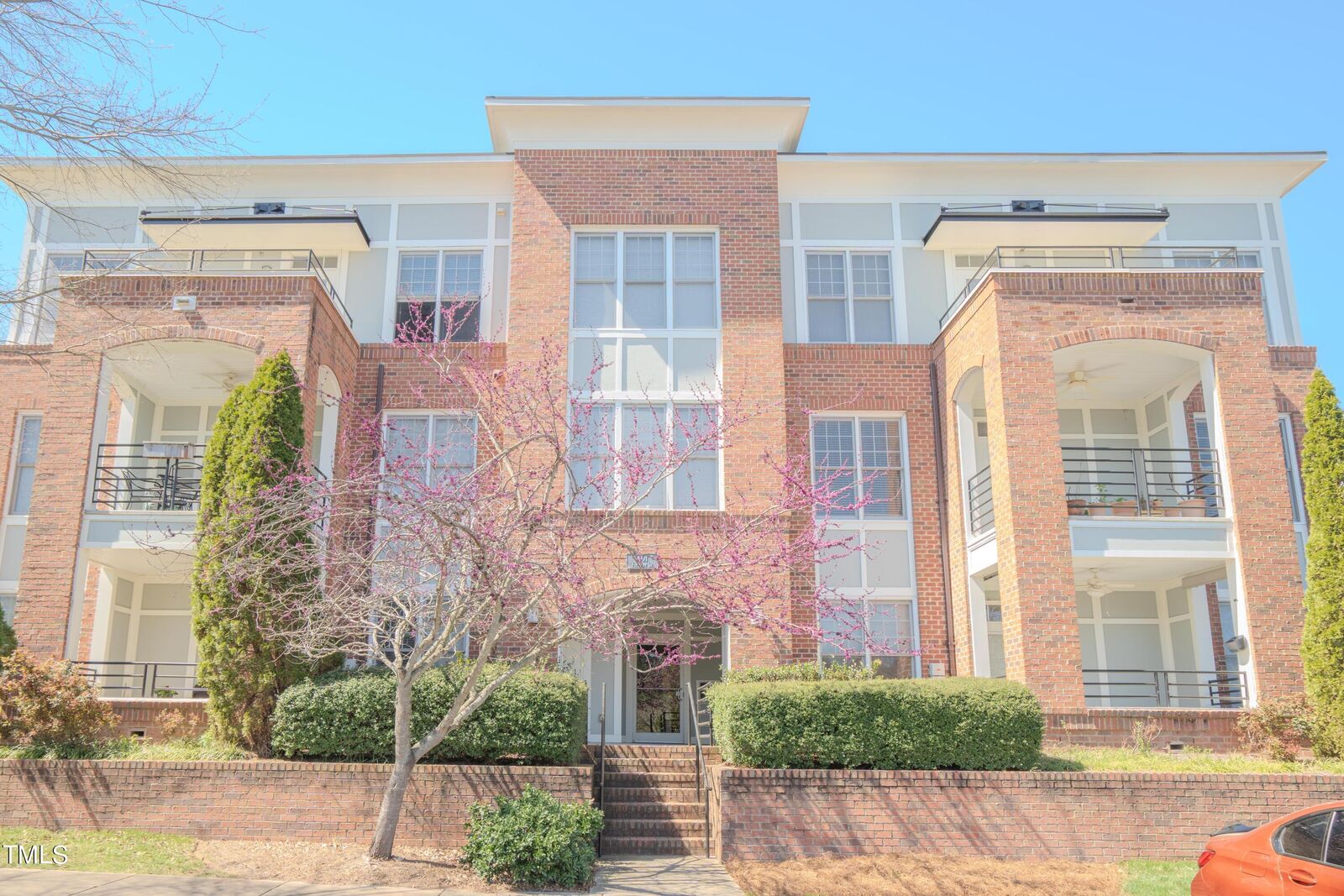 Property Photo: 401 Finsbury Street 100 NC 27703