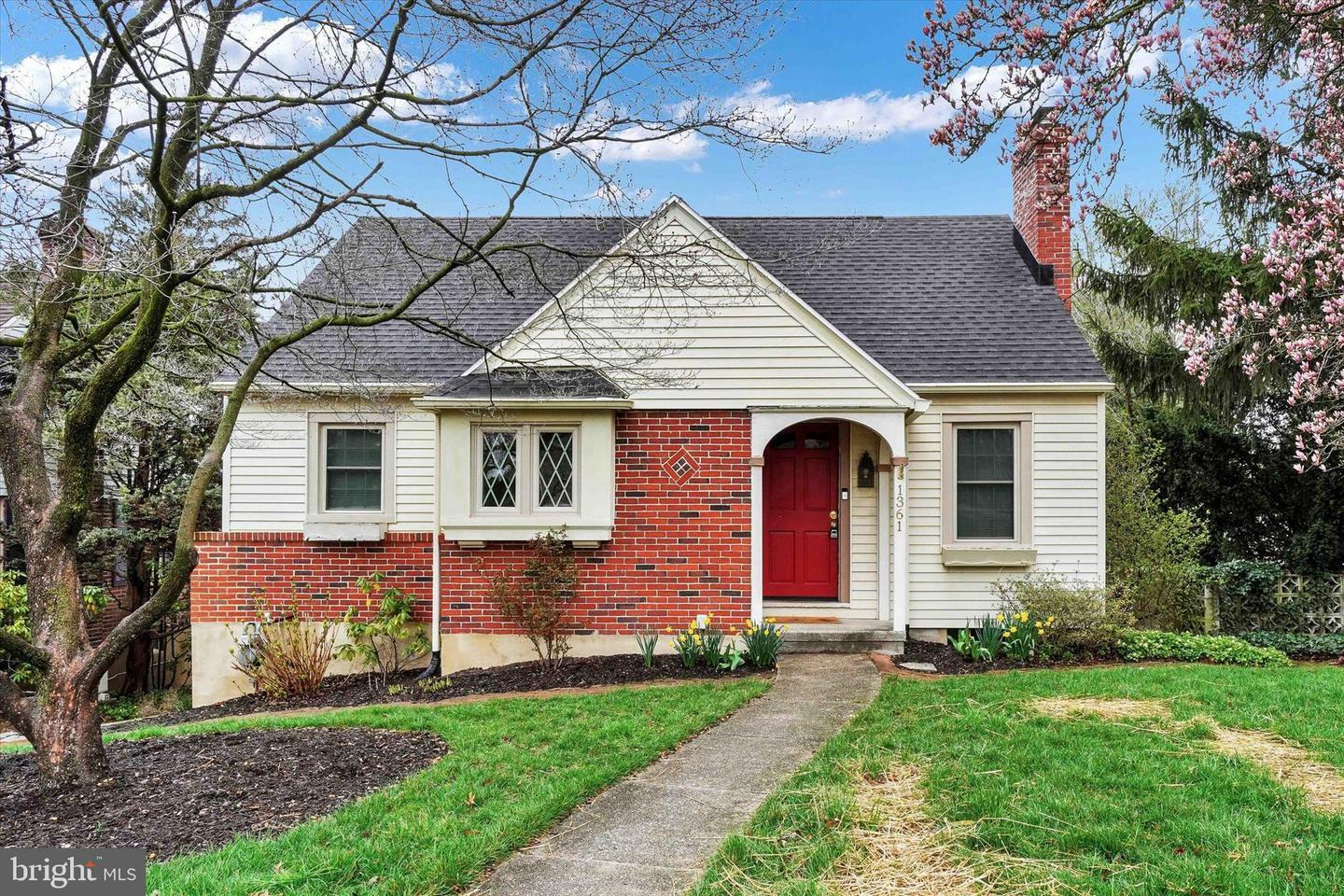 Property Photo:  1361 Hill Street  PA 17403 