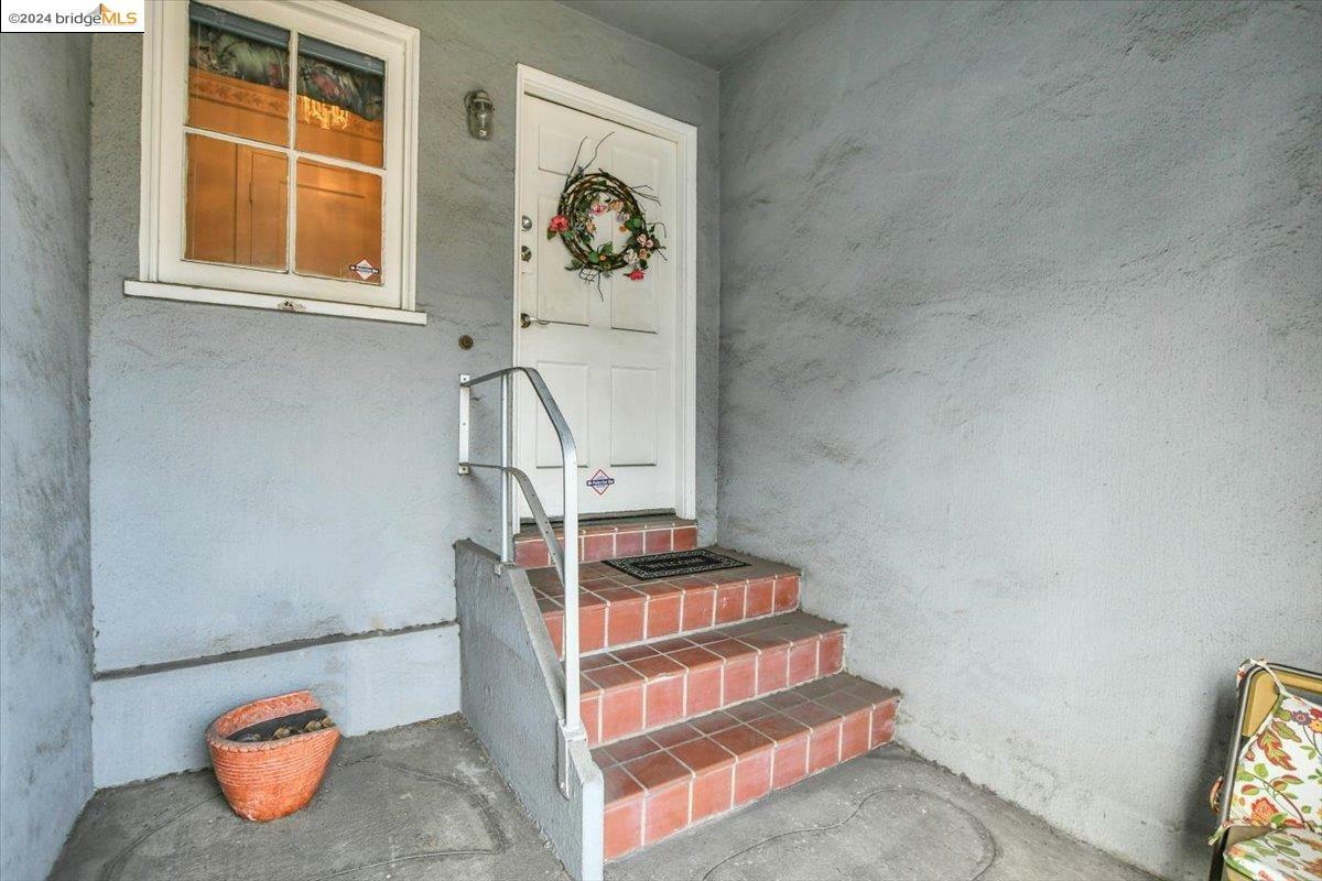 Property Photo:  238 Olmstead St  CA 94134 