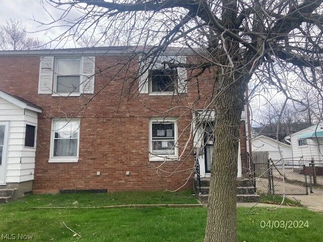 Property Photo:  1511 E 248th Street  OH 44117 