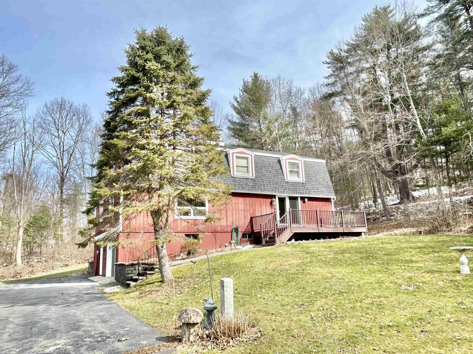 Property Photo:  87 Robinson Road  NH 03051 