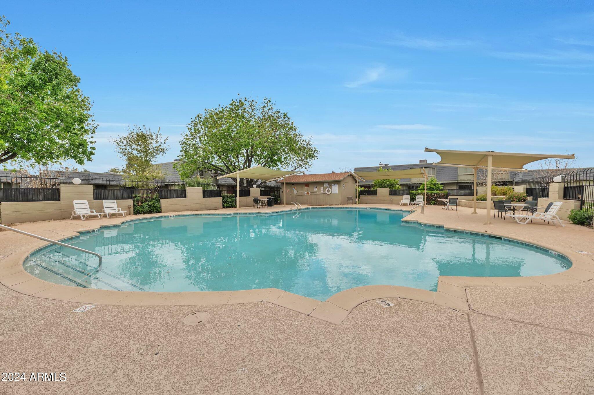 Property Photo:  2033 W Elm Street  AZ 85015 