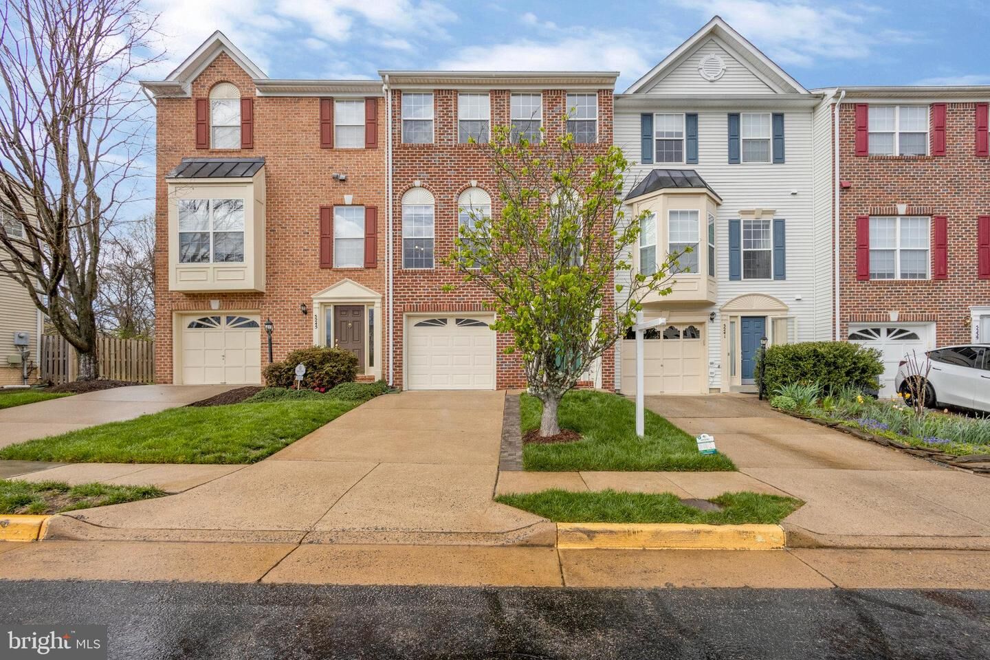 Property Photo: 5243 Ballycastle Circle VA 22315