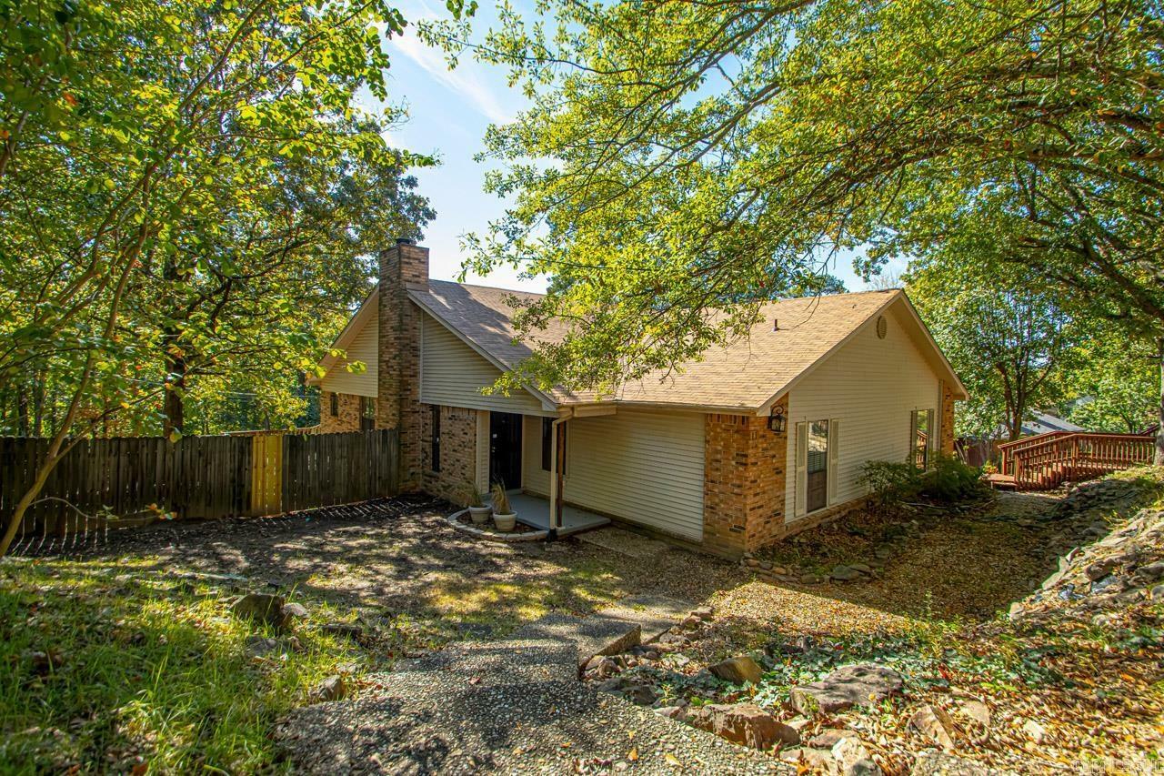 Property Photo:  11 Woodlore Circle  AR 72211 