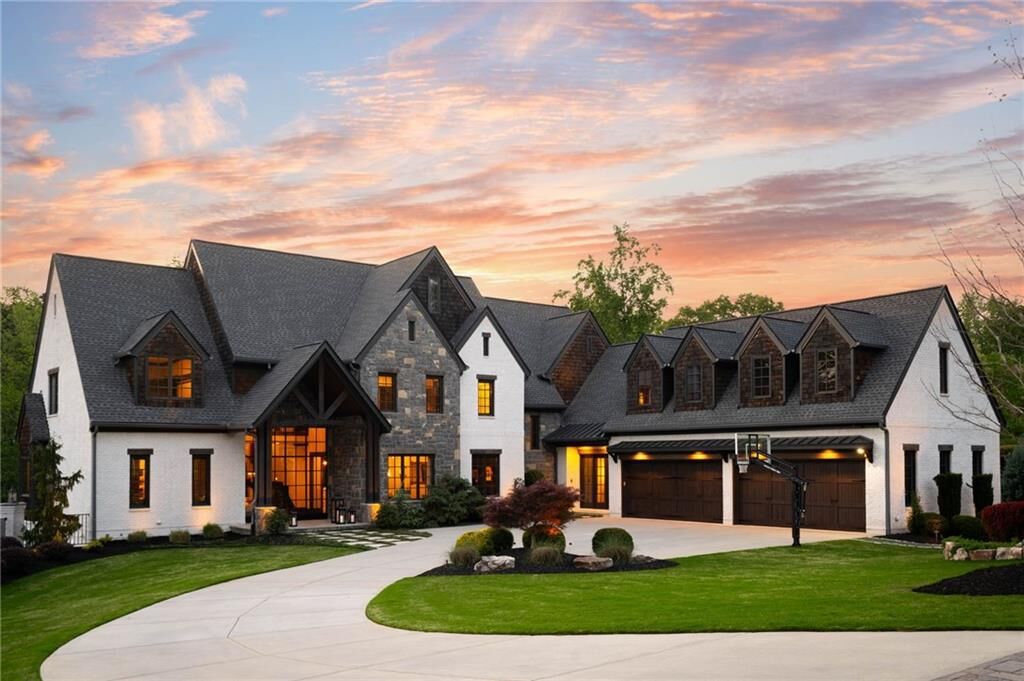 Property Photo: 9730 Almaviva Drive GA 30022