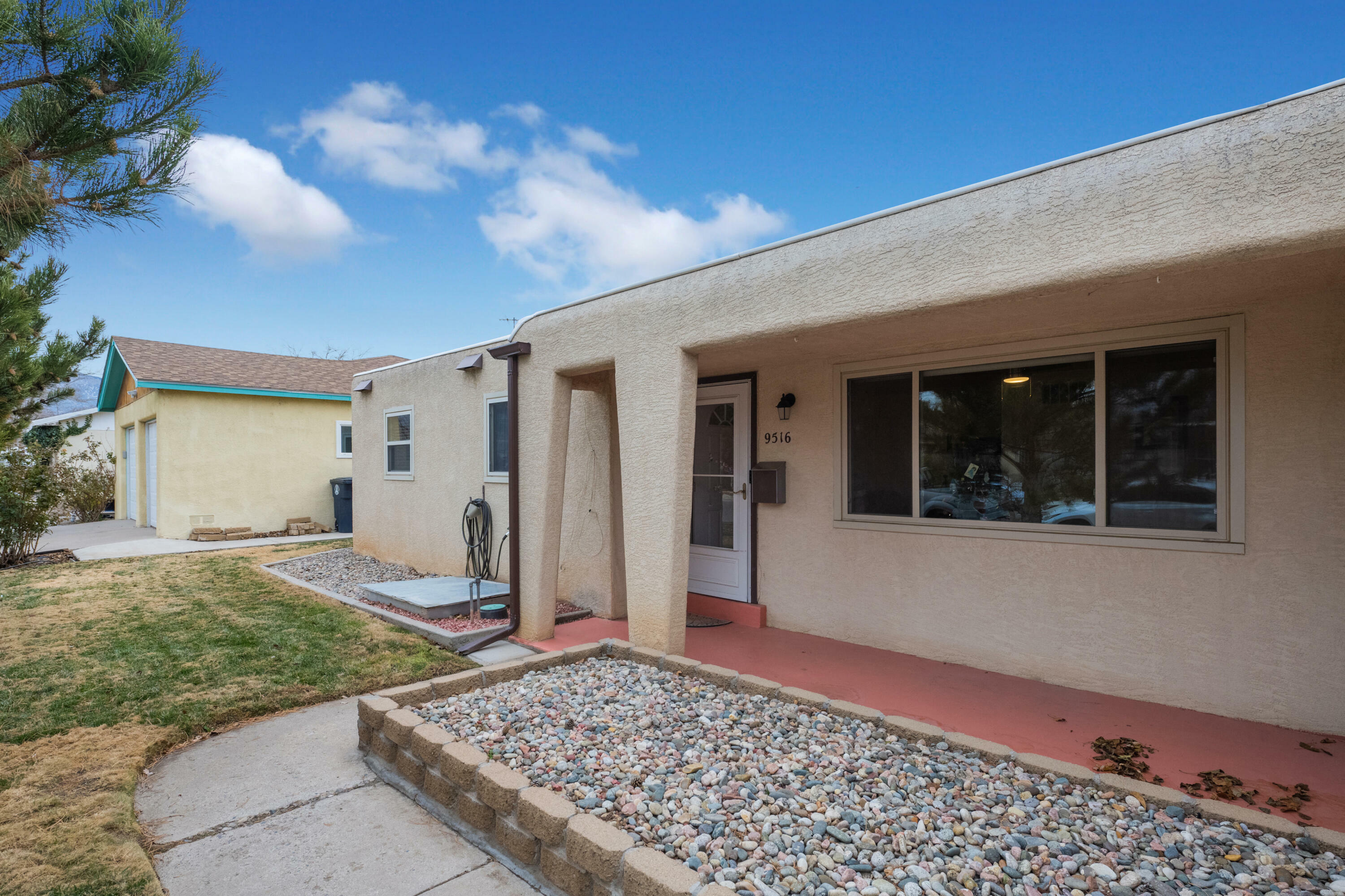 9516 Euclid Avenue NE  Albuquerque NM 87112 photo