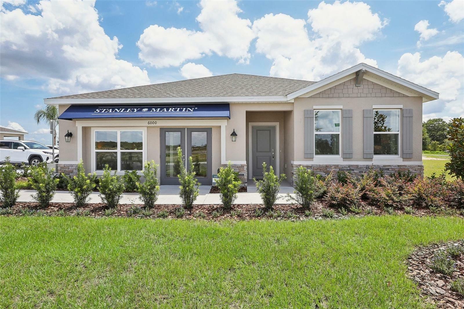Property Photo: 1165 Majesty Palm Circle FL 32720