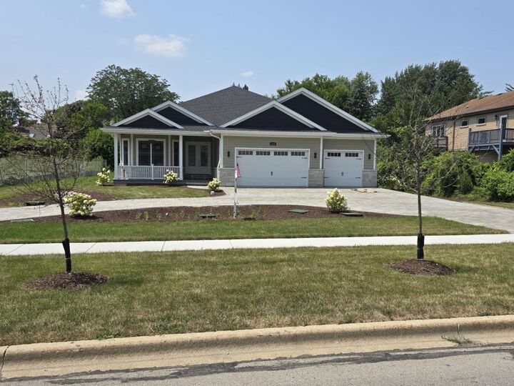Property Photo:  