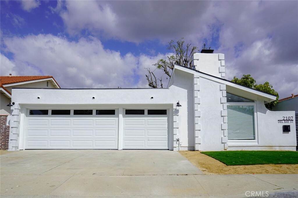 Property Photo:  2107 Del Bay Street  CA 90712 