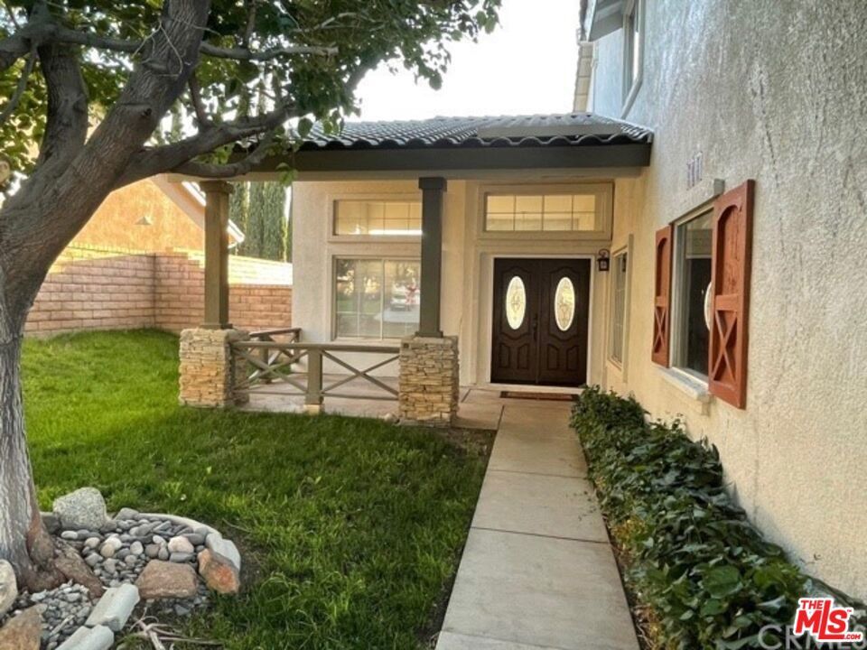 Property Photo:  42337 Grandeur Way  CA 93536 