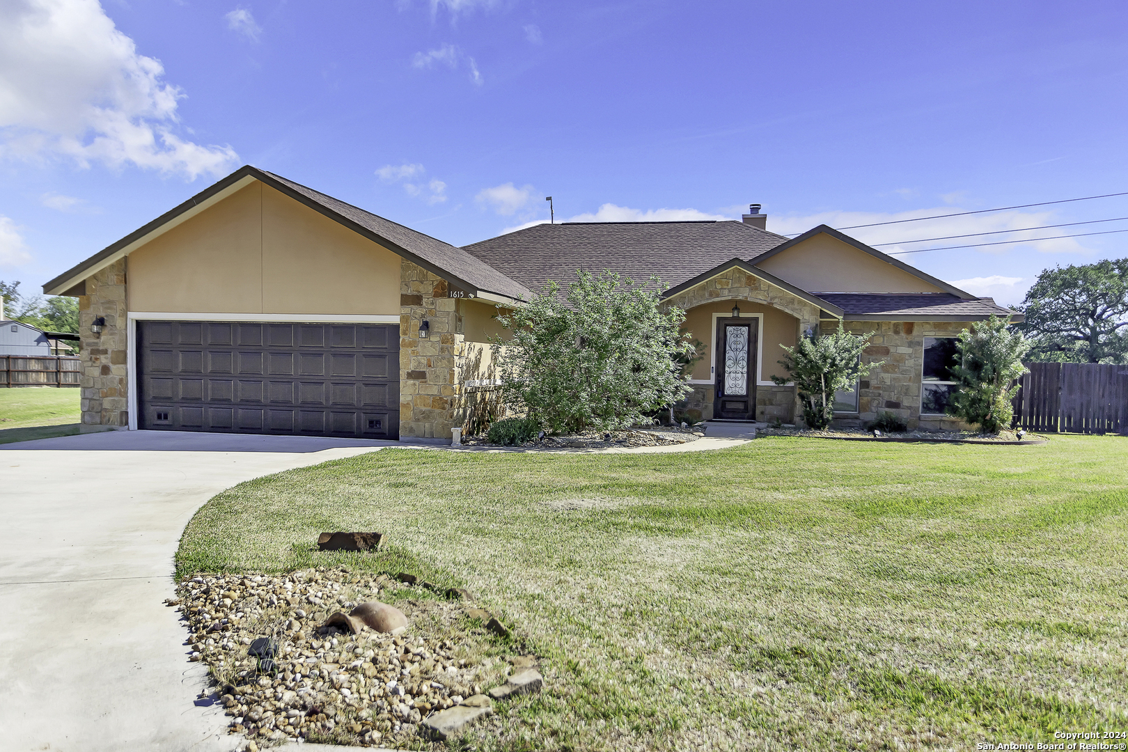 Property Photo:  1615 Pecan Cir  TX 78064 