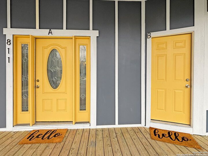 Property Photo: 811 Denver Blvd TX 78210