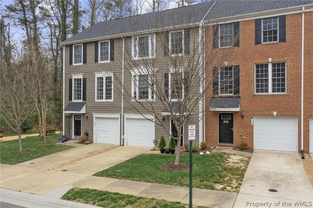 Property Photo:  152 Parkway Court  VA 23185 