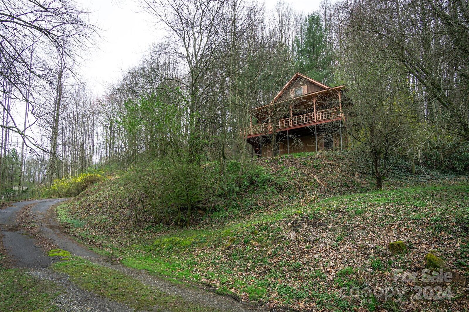 Property Photo: 124 Duncan Road NC 28785