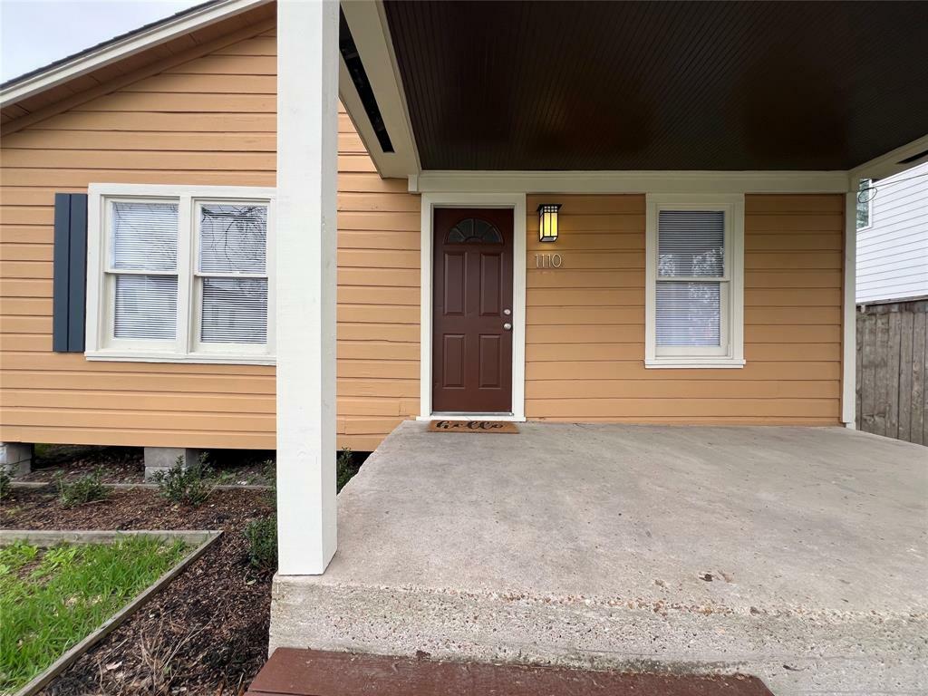 Property Photo:  1110 E 27th Street  TX 77009 