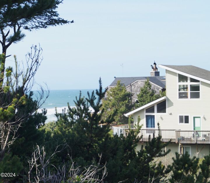 Property Photo: Tl 6400 Division Street OR 97341