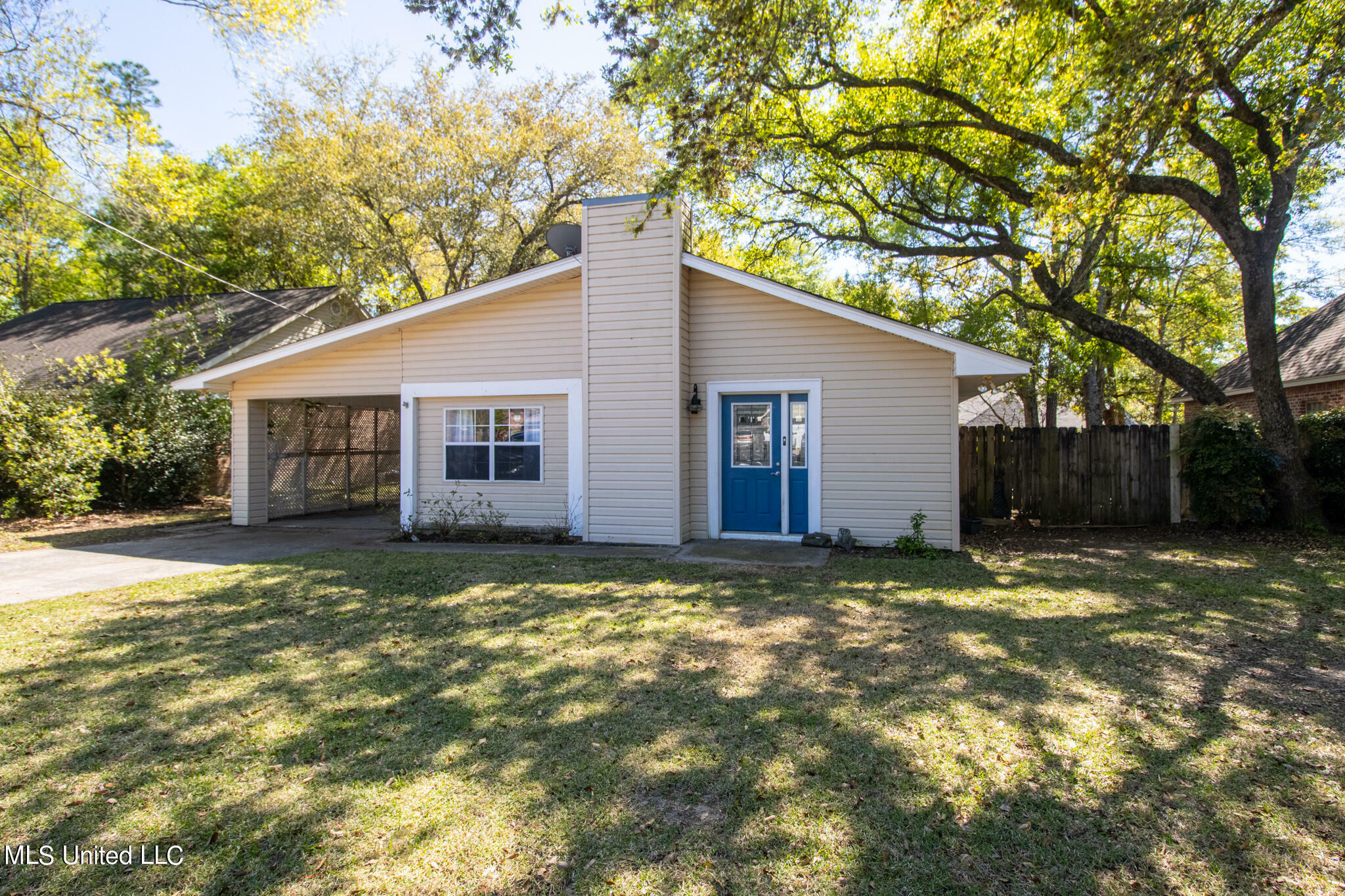 Property Photo:  63724 N Diamondhead Drive  MS 39525 