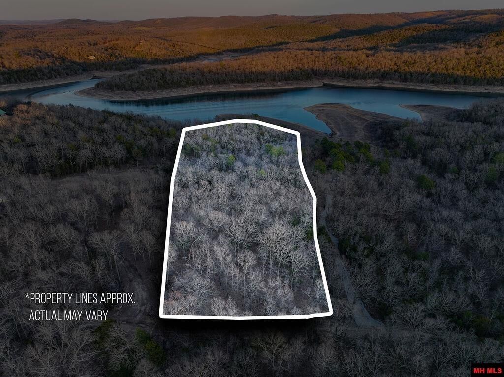 Property Photo:  001-08763-000 Mc 8123  AR 72634 