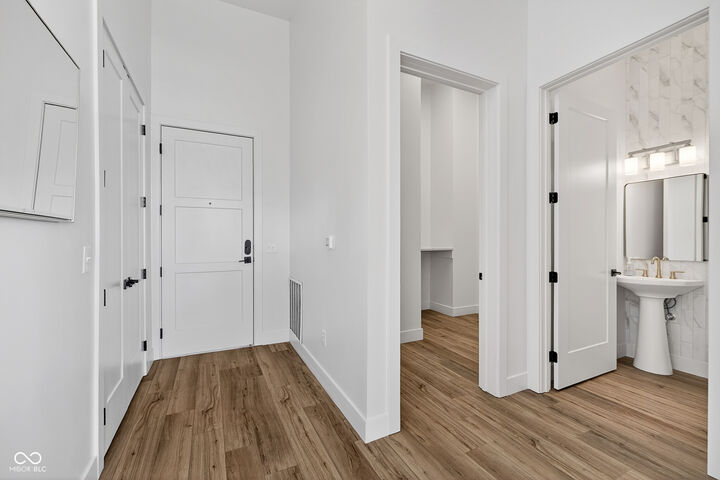 Property Photo: 1155 S Rangeline Road 504 IN 46032