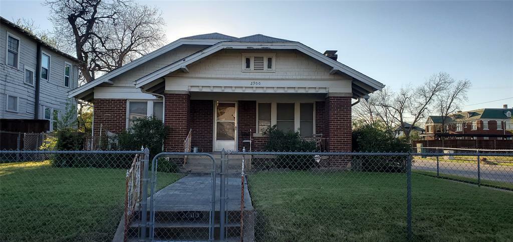 Property Photo:  2900 S Jennings Avenue  TX 76110 