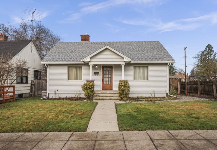 3923 N Howard St  Spokane WA 99205 photo