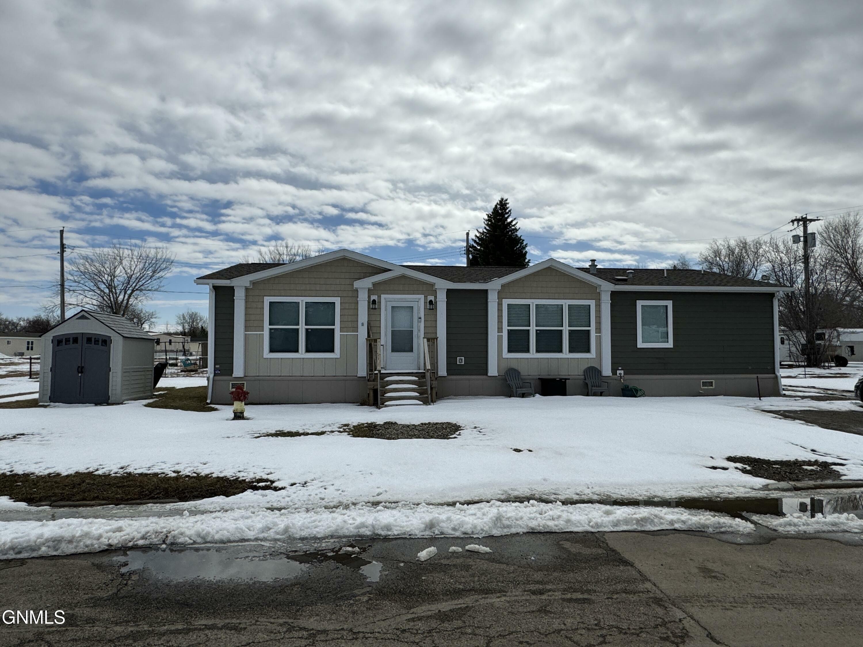 Property Photo:  313 Square Butte Street  ND 58530 