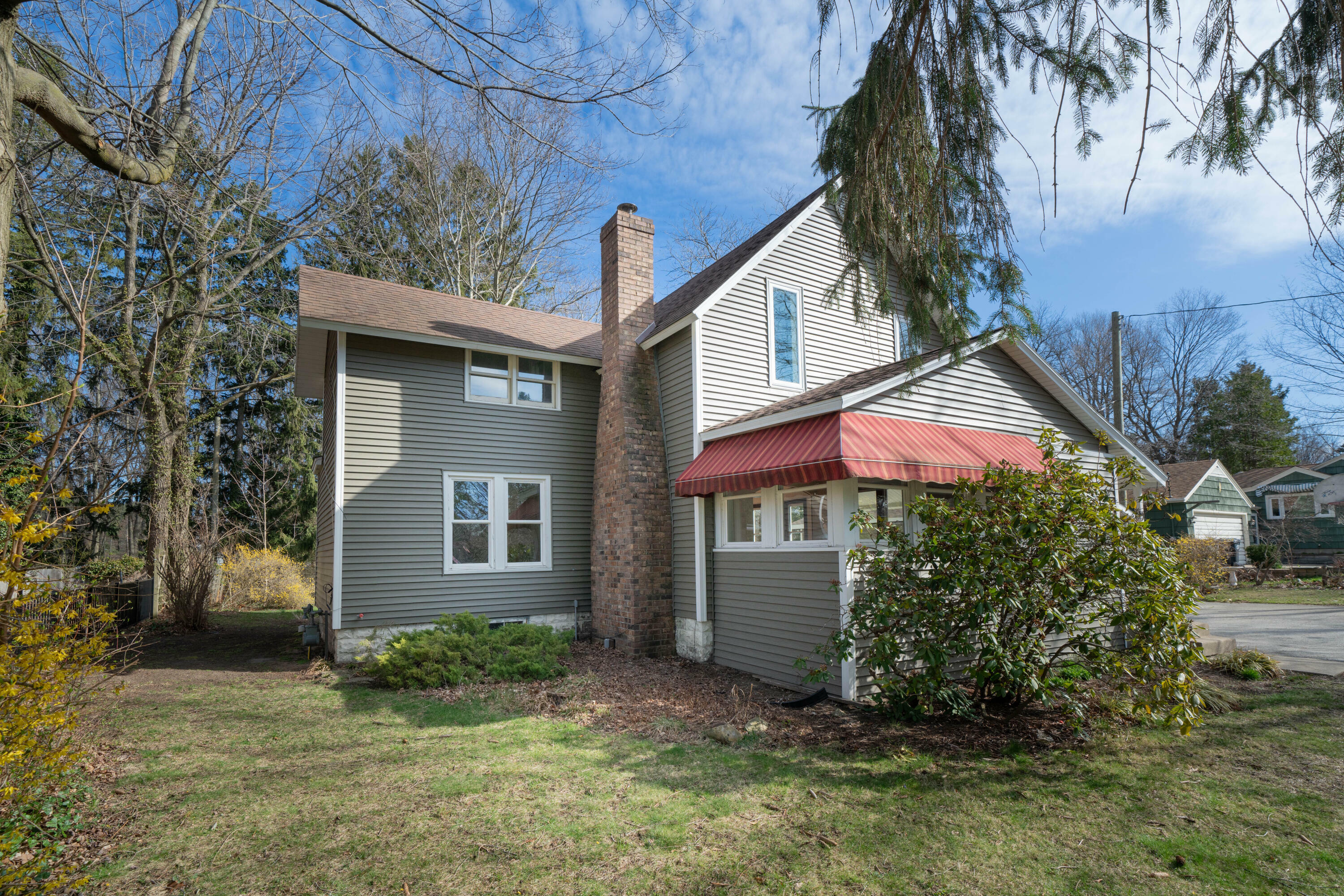Property Photo: 911 Superior Street MI 49090
